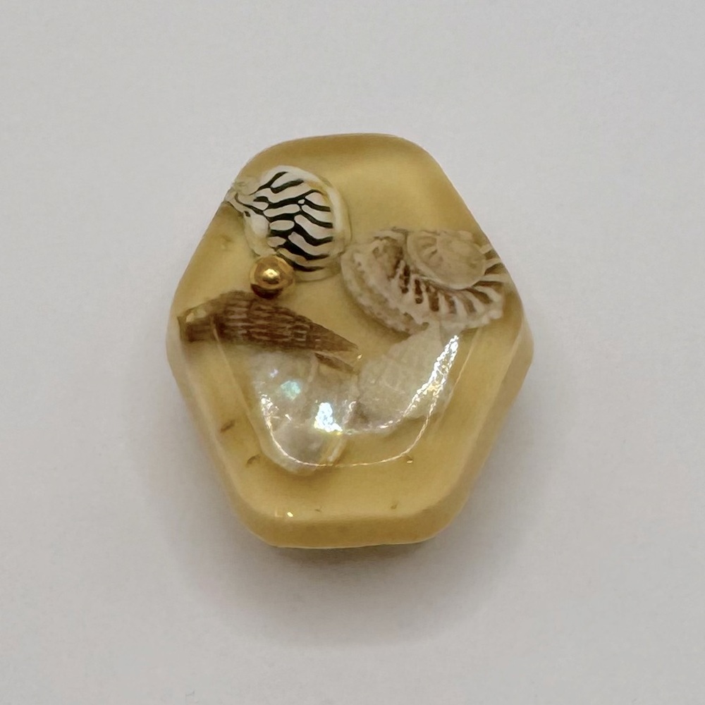 VINTAGE Resin Shell Button Cover - Picture 8 of 14